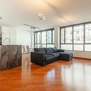 https://easyhomes-madonnina-view.italymilanhotels.net